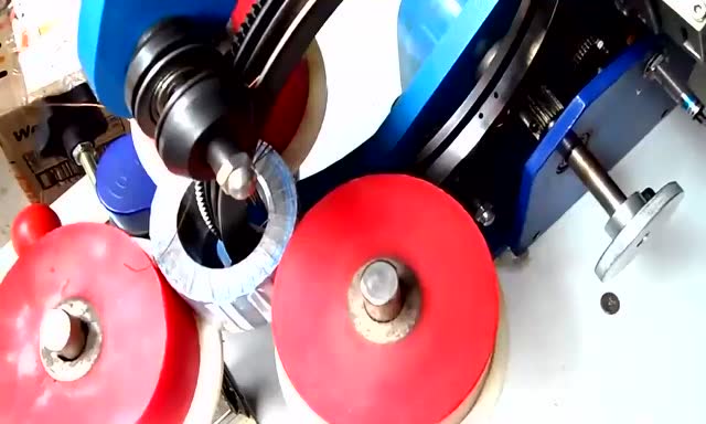 环形绕线机绕制环牛的原理