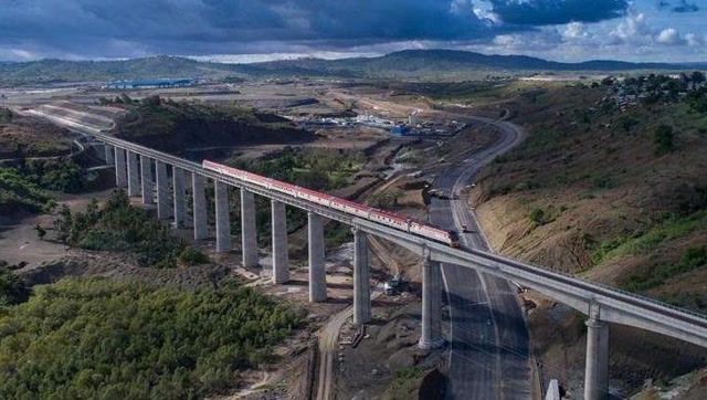 实拍中国在非洲的铁路建设工地,很美很气派!