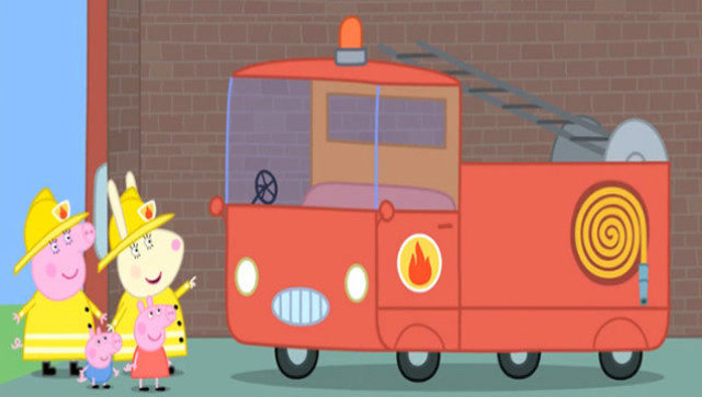 小猪佩奇救护车粉红小猪妹请救援