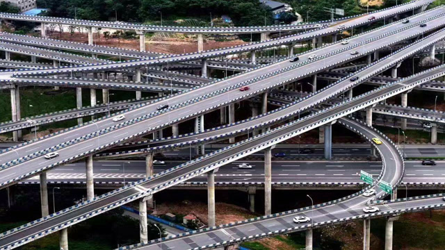 重庆这个立交桥号称最复杂,数十条道路纵横交错,导航都不靠谱