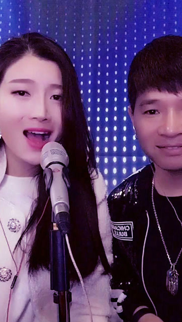 歌手冷漠演唱小三你没有看错他是直播演唱的