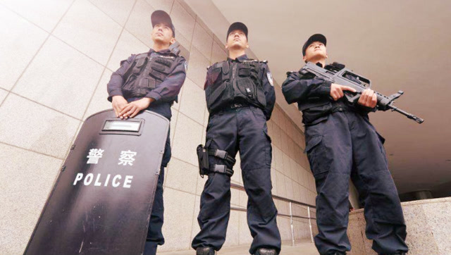 除暴安良人民特警显身手看中国特警炫酷表演给他们点赞