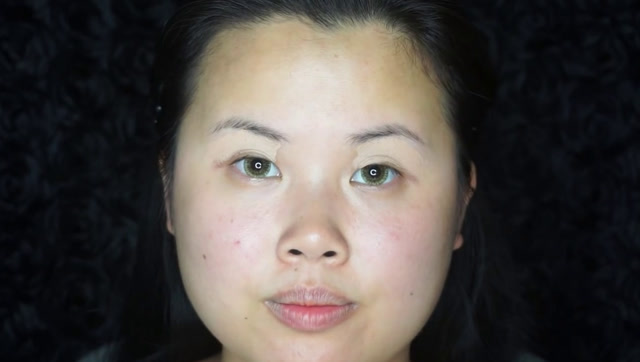 圆脸胖妞化妆后,简直是丑女变女神,堪比整容