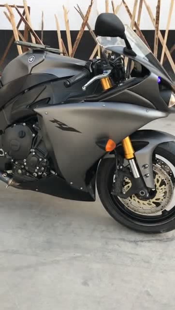 实拍:雅马哈r1劲爆声浪!