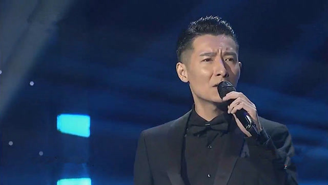 可奇模仿神似刘德华 一曲《忘情水》引全场欢呼