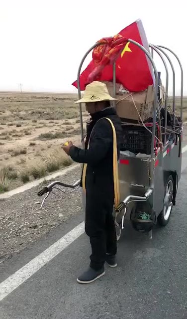 有什么意义?这位兄弟徒步拉着车历时七个半月从川藏线进青藏线出