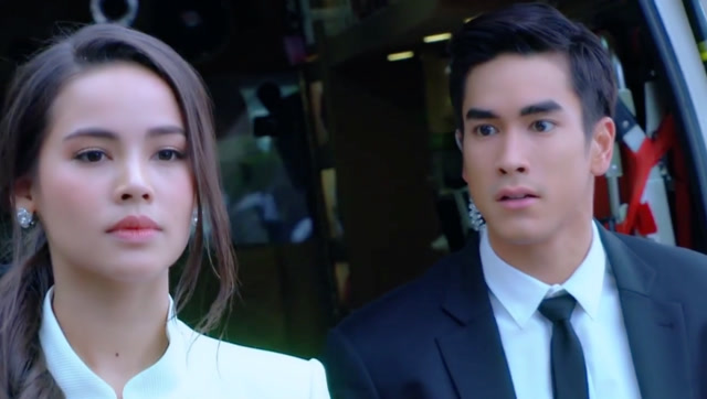 泰剧公主罗曼史公主为了试探少校假装中枪把少校耍的团团转