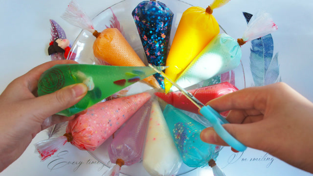 混泥大挑战,十个裱花袋不同的史莱姆,全部挤一起玩最过瘾