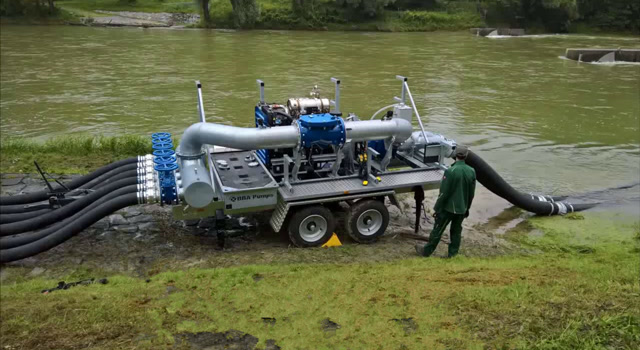 防洪水的重要设备,巨型抽水泵,每小时抽水1400多平方,厉害了!