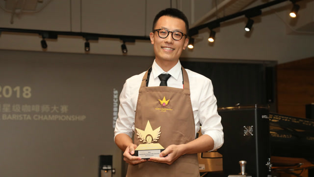 全国一年一件的星巴克棕围裙看moon成就背后的咖啡之旅