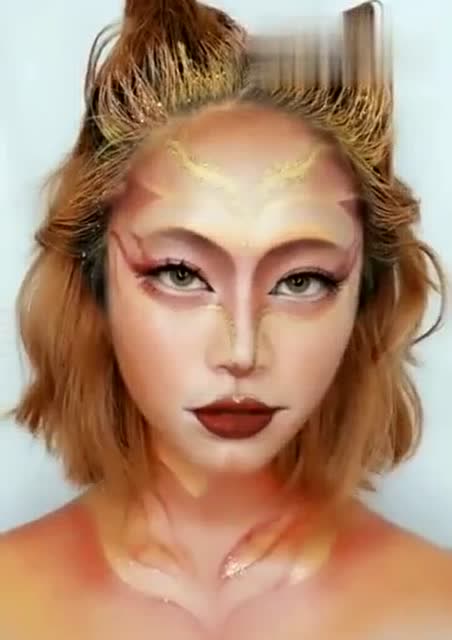 女子画了一个狮子座的妆容,真的是太好看了,想学的宝宝们来