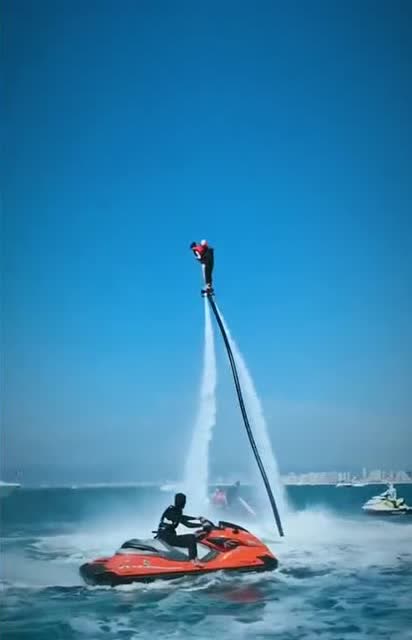 这是我见过的最好看的冲浪,小姐姐在空中姿势把我迷住了!