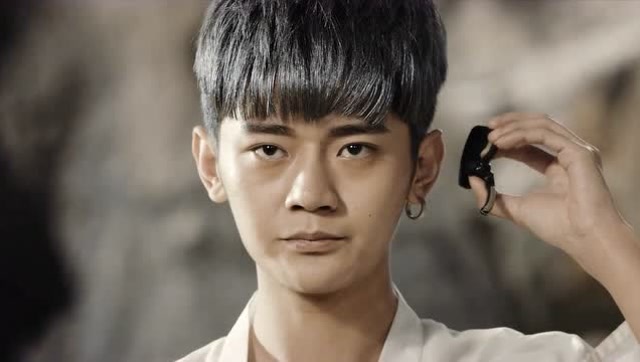 《沙海》坎肩:麻雀,我给你讲个笑话吧,关于你的!