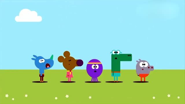 《嗨,道奇》罗利为了保护超大的彩色泡泡,它跳起来盖住了刺树丛