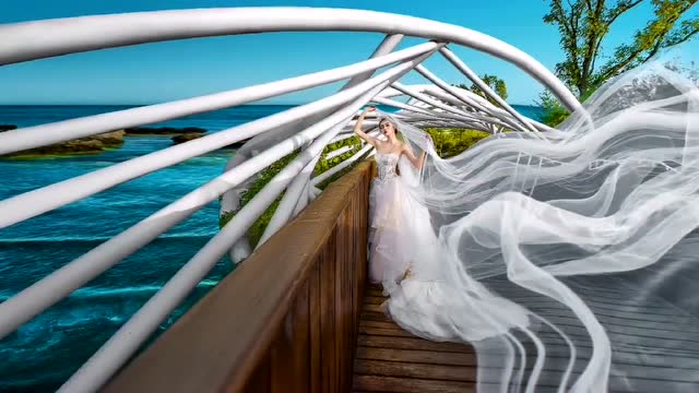 牵着你爱人的手,在海边走一走,浪漫无比啊!