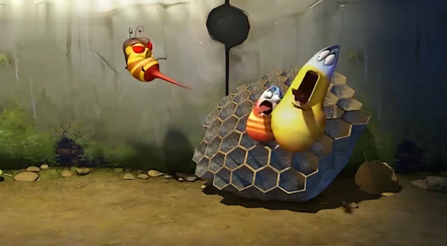 《爆笑虫子》虫虫套路小蜜蜂,把蜂蜜全吃了,结果被叮成烫了头的大妈