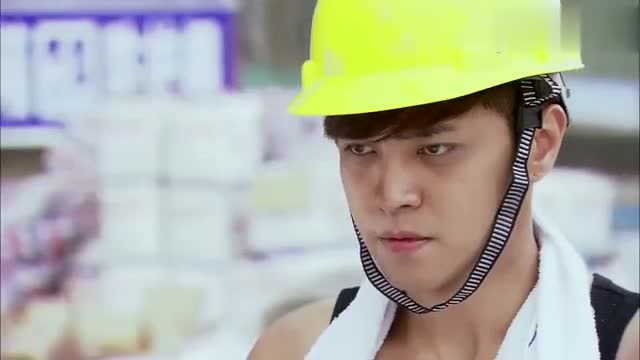 宋小雷为了女友跑去做苦力活,狐狸看到男友这一幕,感情彻底完了