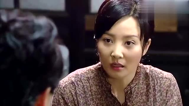 为了救活服装厂,傻春请老三帮忙,不料老三把二姐推了出来