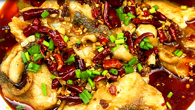 川渝最火爆肥肠鱼做法!麻辣鲜香,香糯嫩滑,重油重味,一吃上瘾