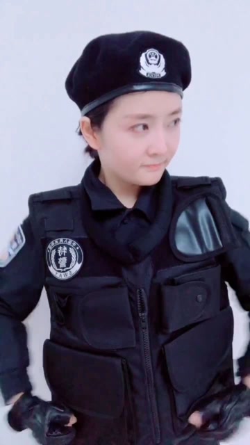 全网最美女警手势舞,帅不帅?美不美?