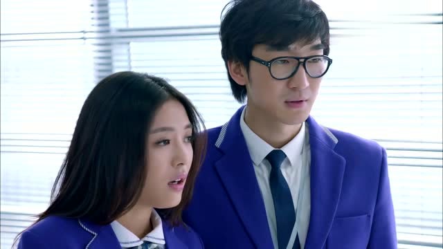 赵小川周格格被派任务,结果车被人偷了格格也被绑走了!