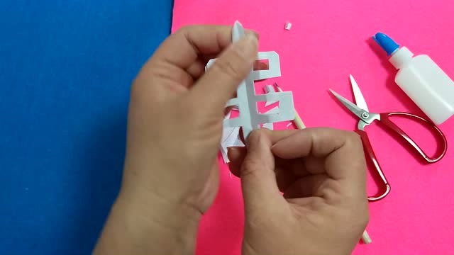 立体汉字剪纸:串,一串葡萄,一串香蕉,剪纸作品!