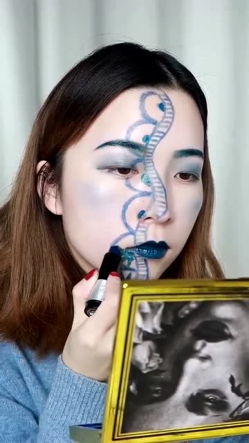 一根口红就可以画出整个脸,都别拦着我,邓伦在亲我!