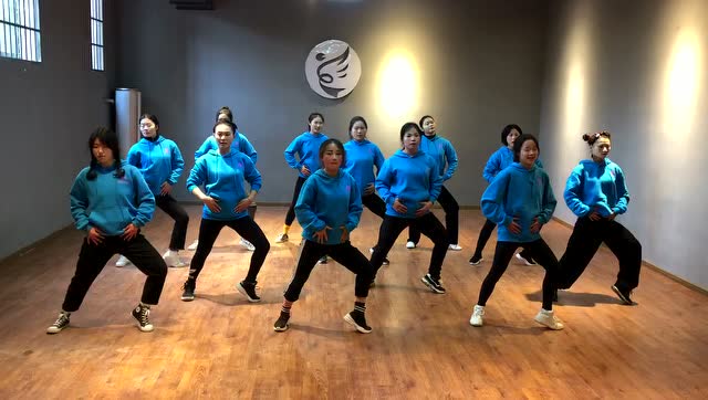 飞扬舞蹈yoyo流行舞片段