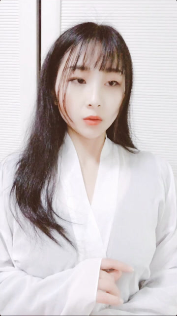 我叫小聋女,自幼双耳失聪,我会读唇语