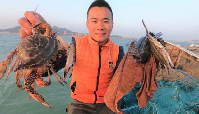 渔人阿烽:阿烽花2000块承包生蚝田,才发现能赚两万多,发财了!