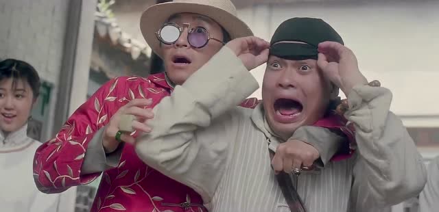 《算死草》这个片段里,周星驰把对乞丐的鄙视演活了,爆笑