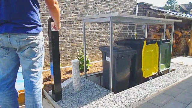 国外2种高科技垃圾站,第1种要上锁,第2种内有乾坤