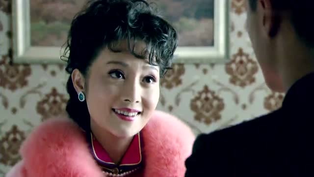 末代皇帝:婉容在房间和李玉私会,这皇上绿帽子是带定了!