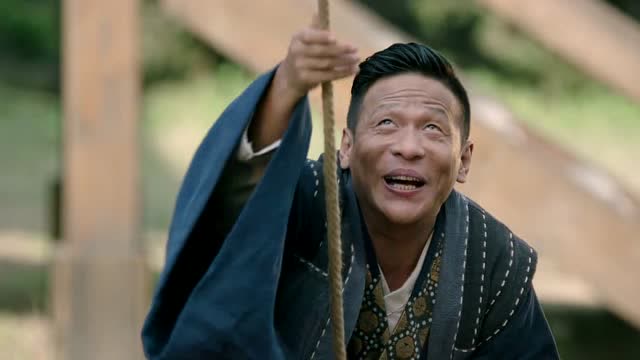 原来飞檐走壁还可以这样玩,玩的不好就会像他这样的下场