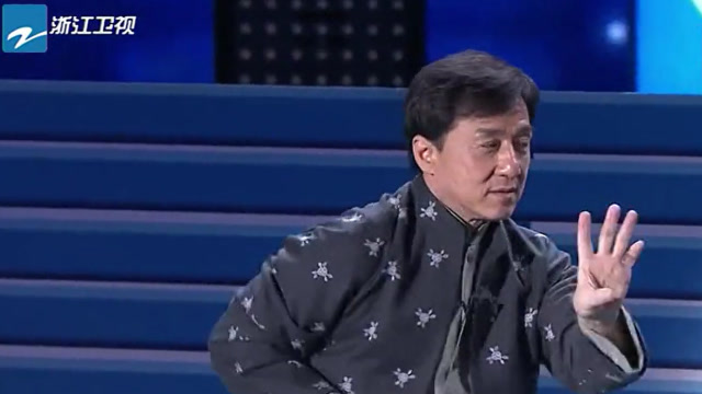 成龙亲自教授选手螳螂拳!选手学的很认真