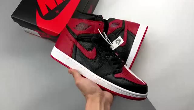 aj开箱:aj1阴阳小丑实拍