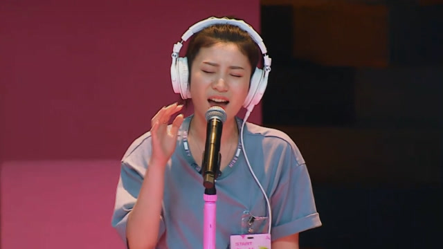 明日之子水晶时代:李兰汪闻婷兰西雅歌声动人,点燃舞台