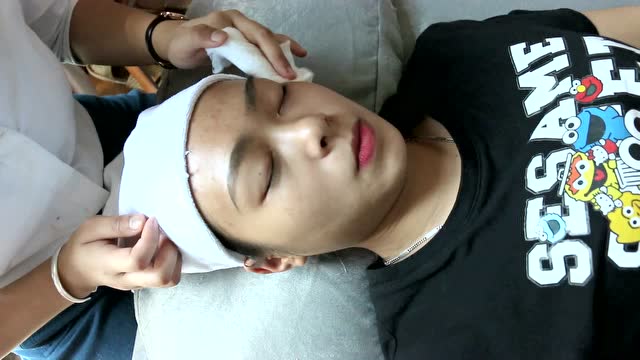 西双版纳陈静采耳