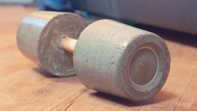 如何在家里自制简易杠铃?国外小伙亲自尝试,一起来见识下!