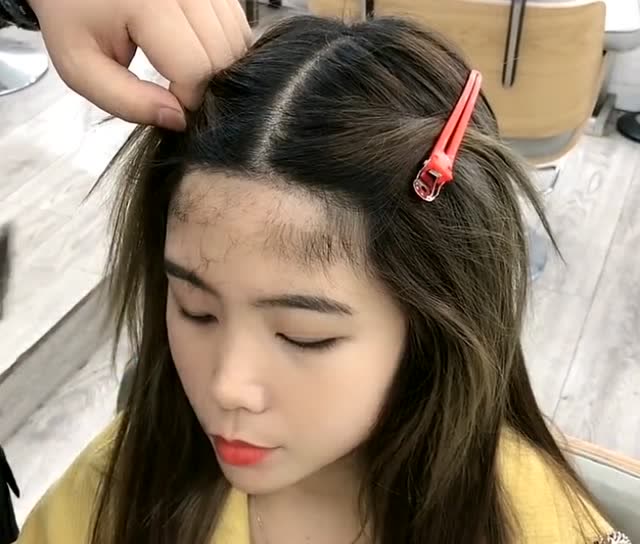 额头上也会长头发直接剃掉吧女孩子也可以很酷