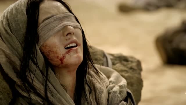 花千骨花千骨被流放到蛮荒吃进苦头