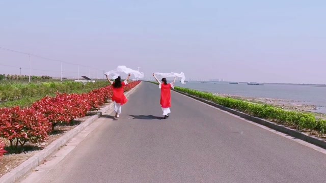 常熟海虞镇铁黄沙江边唯见长江天际流