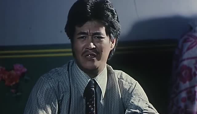 电影《现世活宝》:两兄弟争传家宝,赵本山打起了手镯的主意