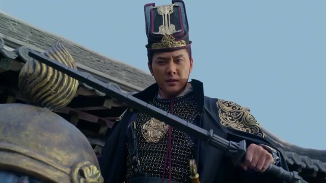 狄仁杰:由陨石打造的亢龙锏有多强任何兵器碰上,当场震成碎片