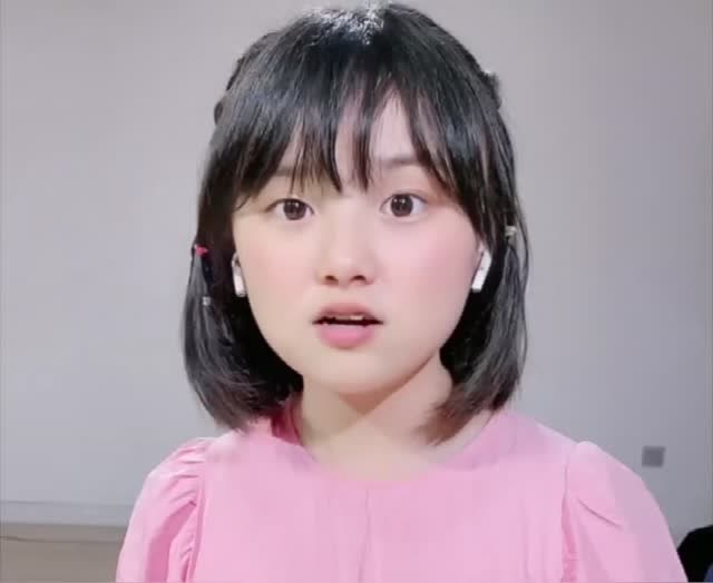 小网红韩甜甜挑战告白气球感觉这个风格实在不太适合她