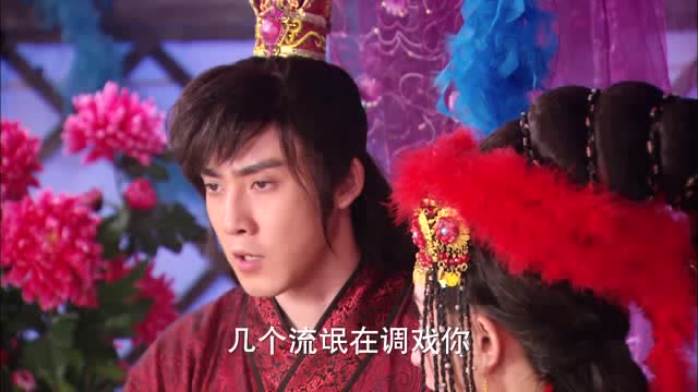 屠炉公主叙说以前的故事,罗通这才想了起来