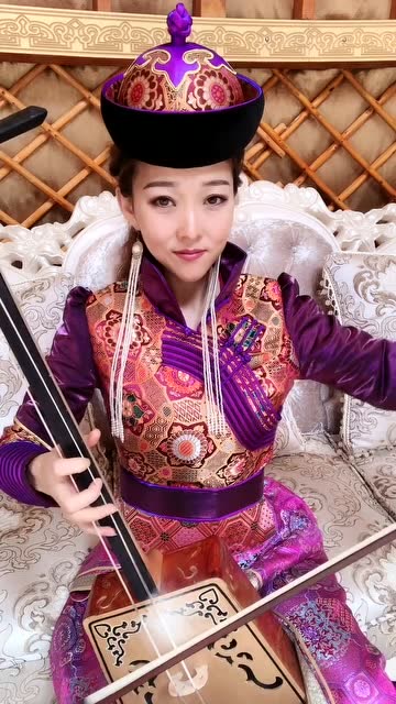 内蒙美女马头琴演奏嘎达梅林好听至极真是别有风采