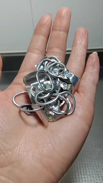 用啤酒拉环编一个非常特别的戒指吗