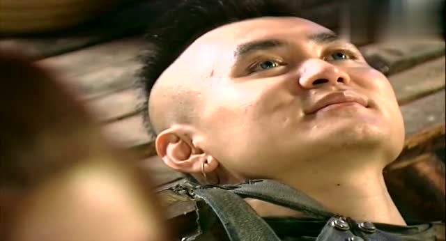 蝶舞天涯:豹眼要为二哥报仇,同牛顶天单挑,哪料一拳下去后悔了