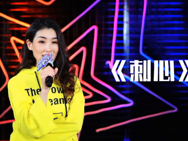 经典老歌《刺心》再次传唱,原唱开嗓痛彻心扉,赚足了眼泪!